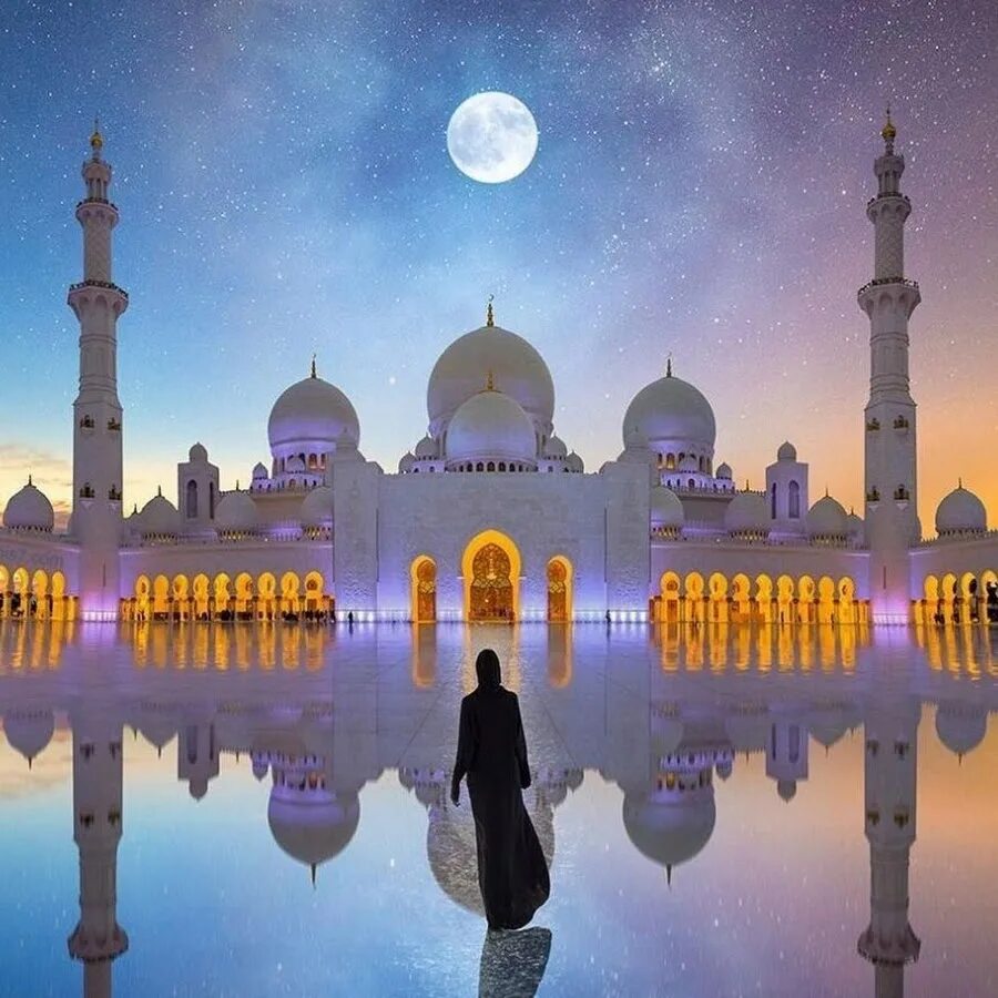 Лучшие качества хорошего мусульманина. Мечеть шейха Зайда Абу-Даби. Мечеть в Абу Даби Рамадан. Мечеть шейха Зайда ночью. Мечеть шейха Зайда в Абу-Даби ночью.
