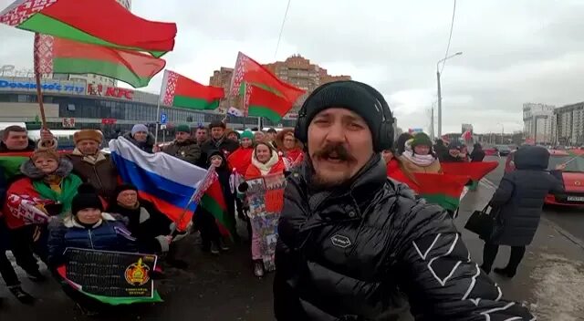 Белорусы в англии. Днепропетровск поддержал белорусов. Хартия-97 новости. Католики, протесты в беларуси. Митинг за лукашенко 2020.