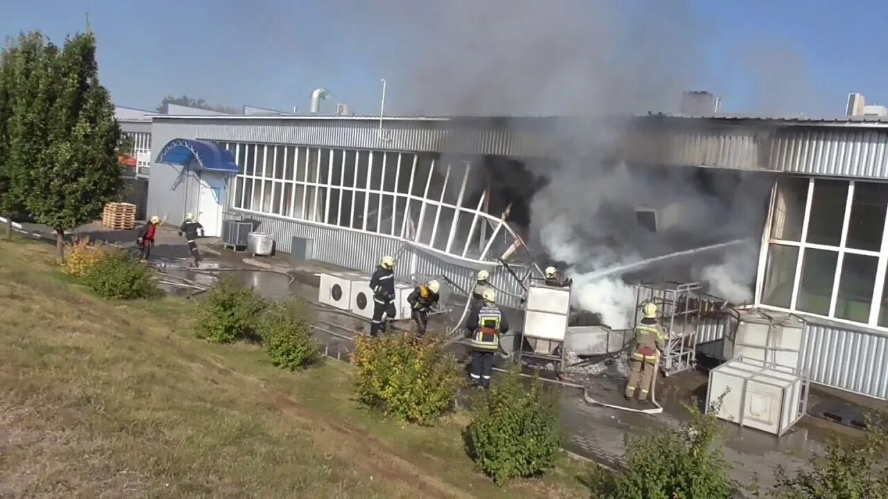 Взорвали завод на Украине. Сумы взрывы. Завод красный Луч после взрыва.