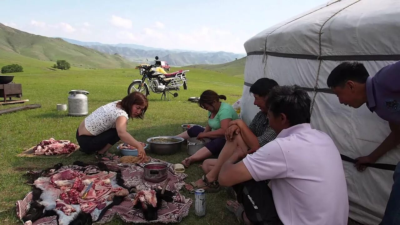 султанка монголия рыба. цаатаны монголии народ. монголы едят рыбу. еда монгольских кочевников. монголы едят рыбу.