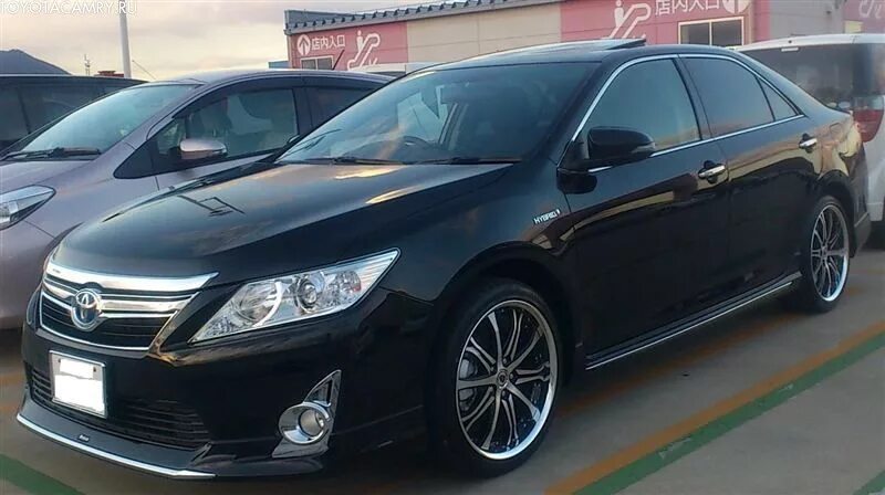 Разболтовка тойота камри 40. Диски Тойота Камри v50. Toyota Camry 50 диски. Toyota Camry v50 диски. Чёрная Toyota Camry v50 на литье.