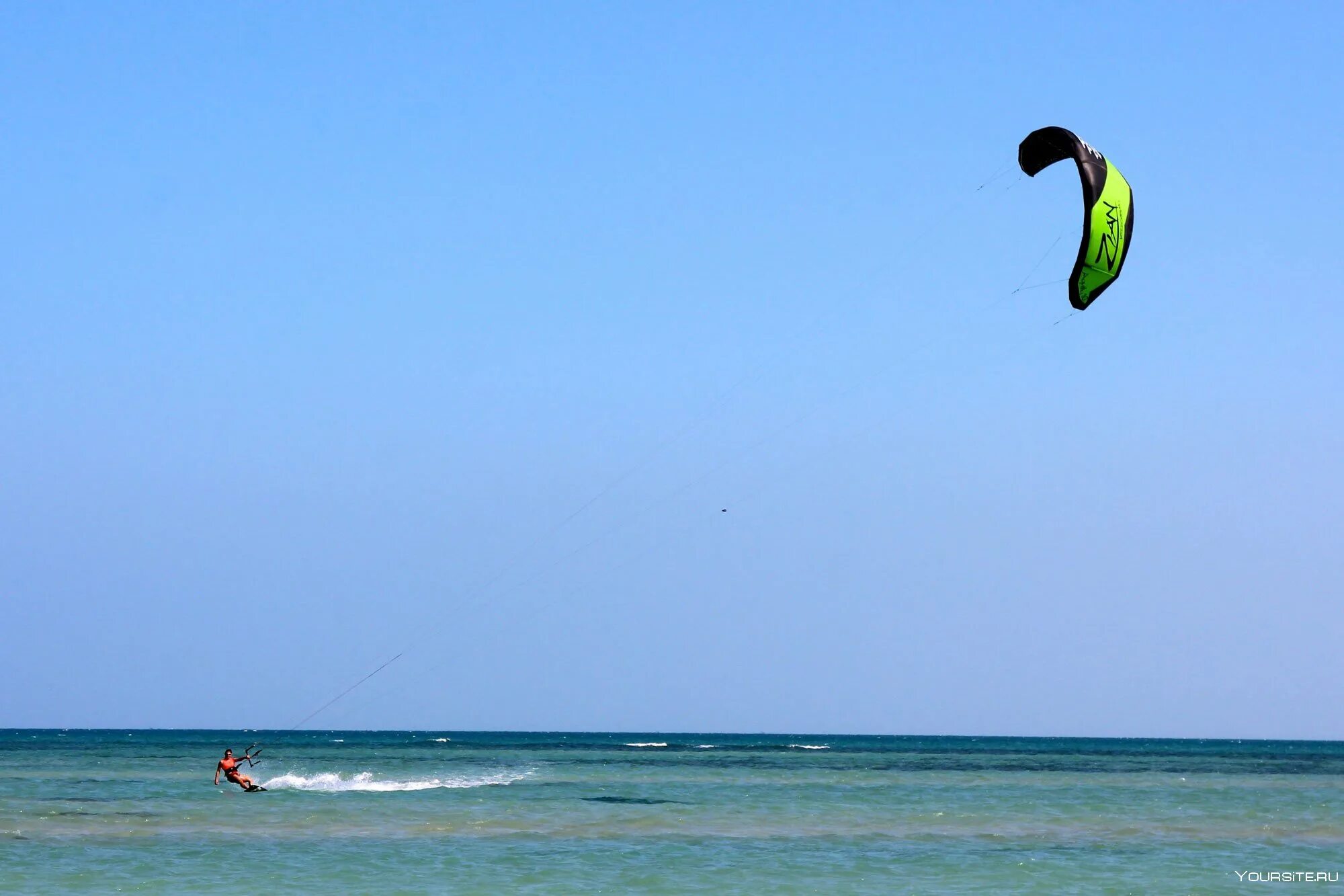 Кайтсерфинг благовещенская. Парашют кайт. Кайт. Воздушный серфинг. Кайт.