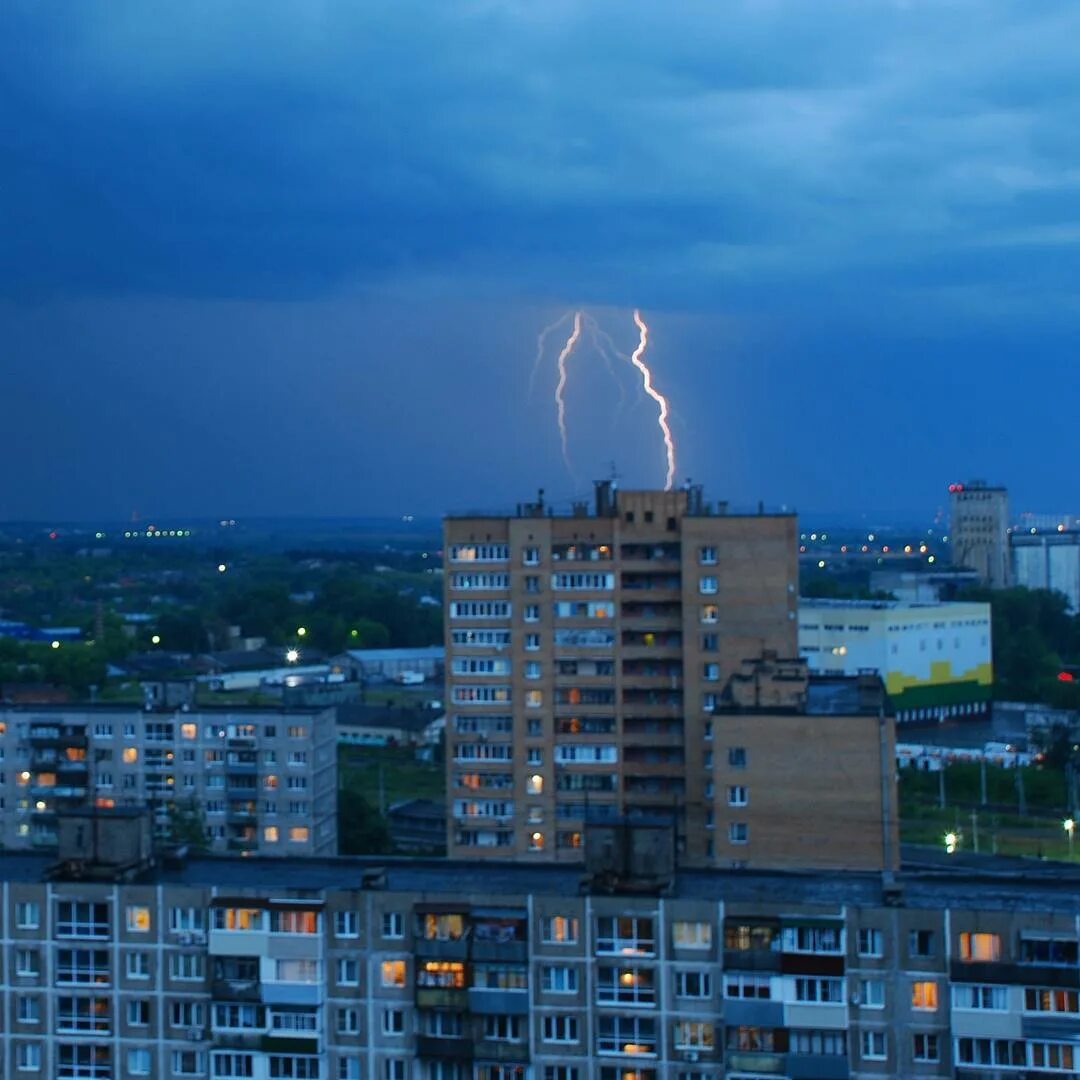 Ливень в подольске. Ливень в подольске сегодня. Ураган в подольске. Потоп в могилеве. Ливень в подольске.
