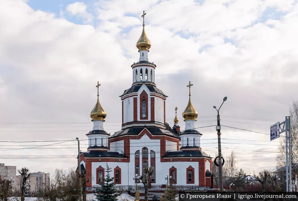 Храмы г кирова. Храмы г кирова. Храмы г кирова. Свято-серафимовский монастырь достопримечательности кирова. Храмы г кирова.