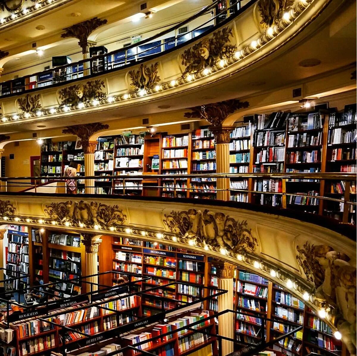 Книжный клуб Waterstones:. The biggest bookstore. El Ateneo Grand Splendid. Bookstore USA. Library store