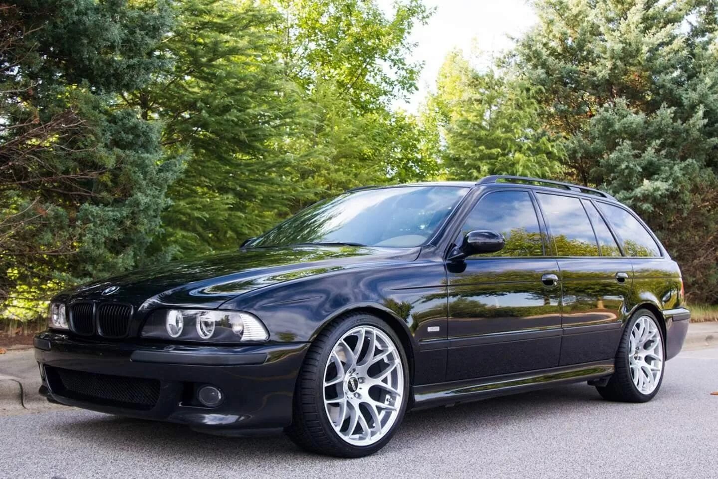 Бмв е39 дизель купить. BMW e39 Touring. BMW 5 e39 туринг. БМВ е39 универсал. БМВ 5 е39 универсал.