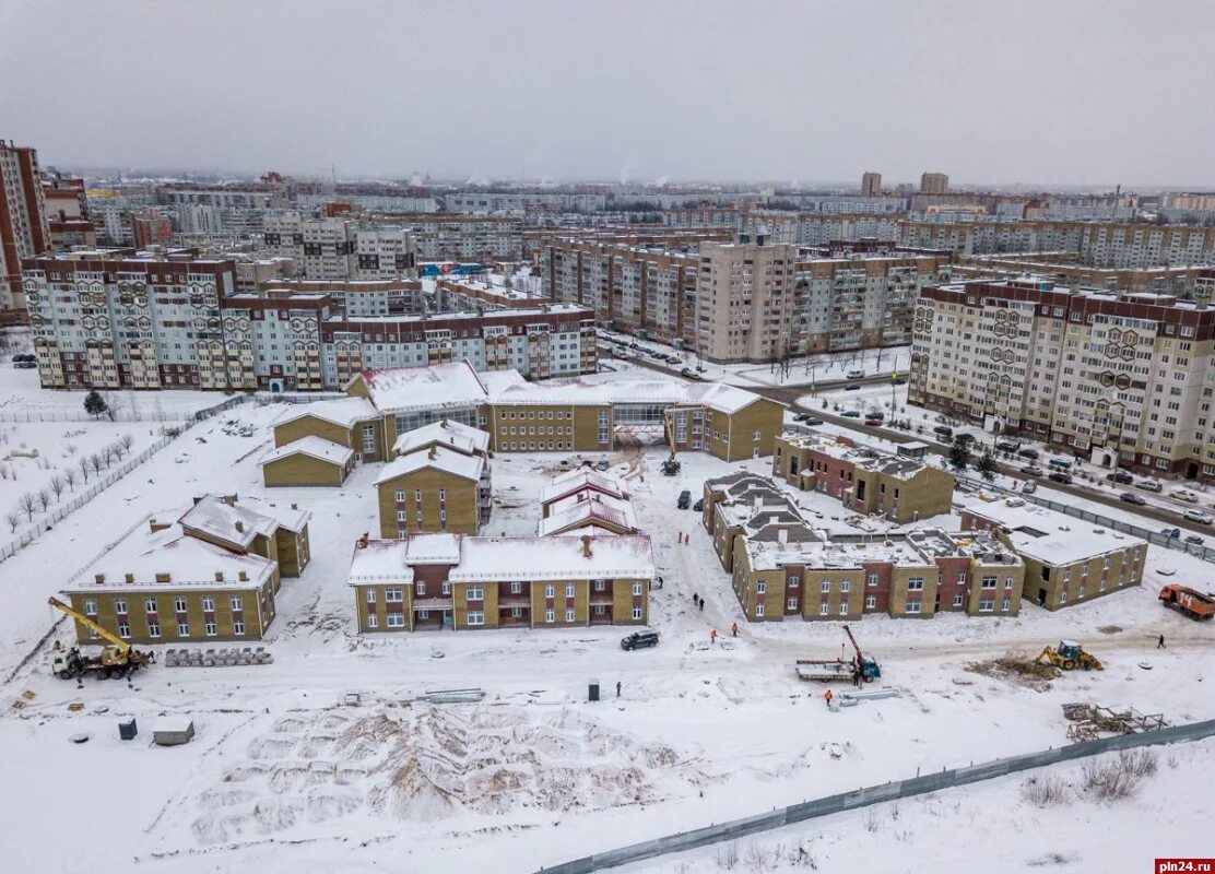 Социальный городок. Соцгородок застройка. Деревня Борисовичи Псковская область. Социальный городок псков борисовичи