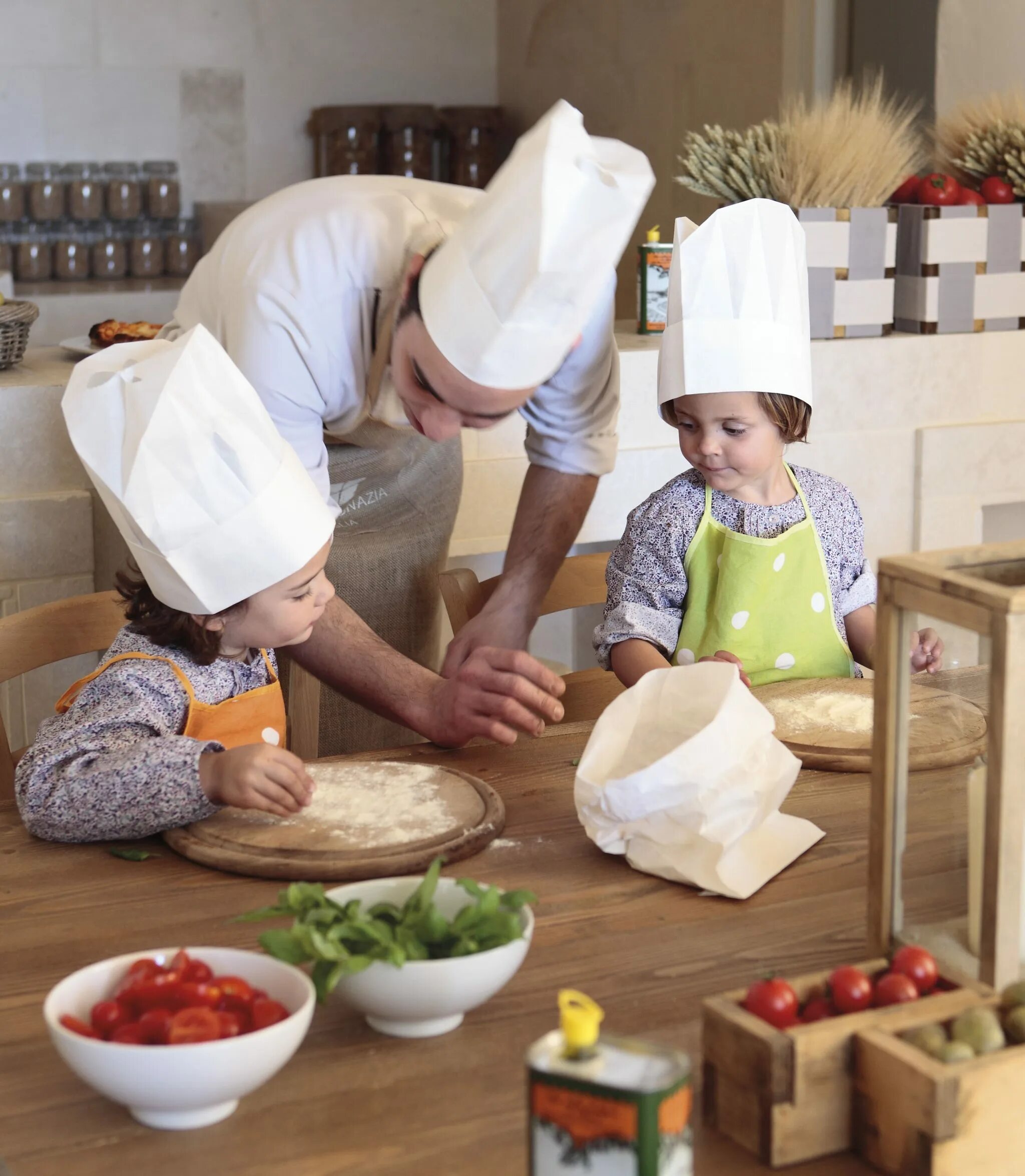 Kids cooking. Кулинарные мастер классы для детей. Мастер класс для детей кулинария. Мастер класс по кулинарии для детей. Поварской мастер класс для детей.