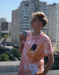 Персик тик