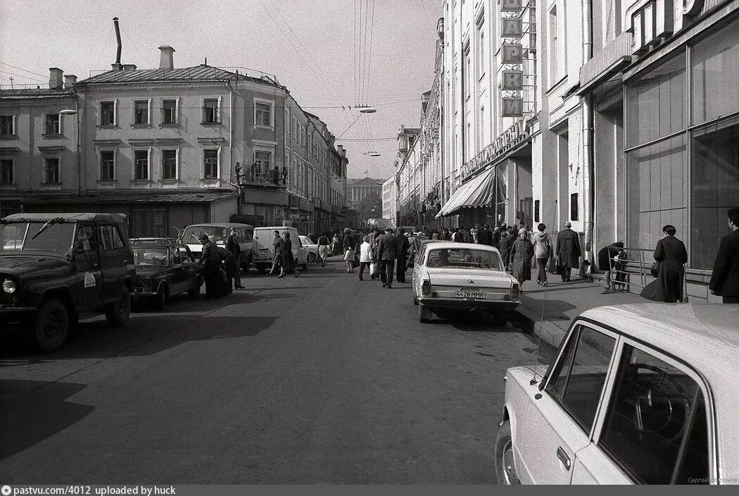 Гостиница стасова покровские ворота. Покровские ворота 1950 гг. Ул. Улица чернышевского в москве. Олдмос москва.