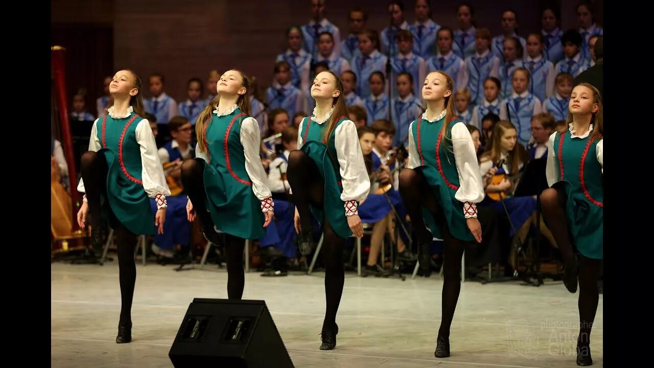 Танец прогулка. Ирландский танец ансамбля локтева. ансамбль локтева ирландский танец «прогулка по камням» l. ансамбль локтева ирландский танец прогулка. прогулка по камням ансамбль локтева.