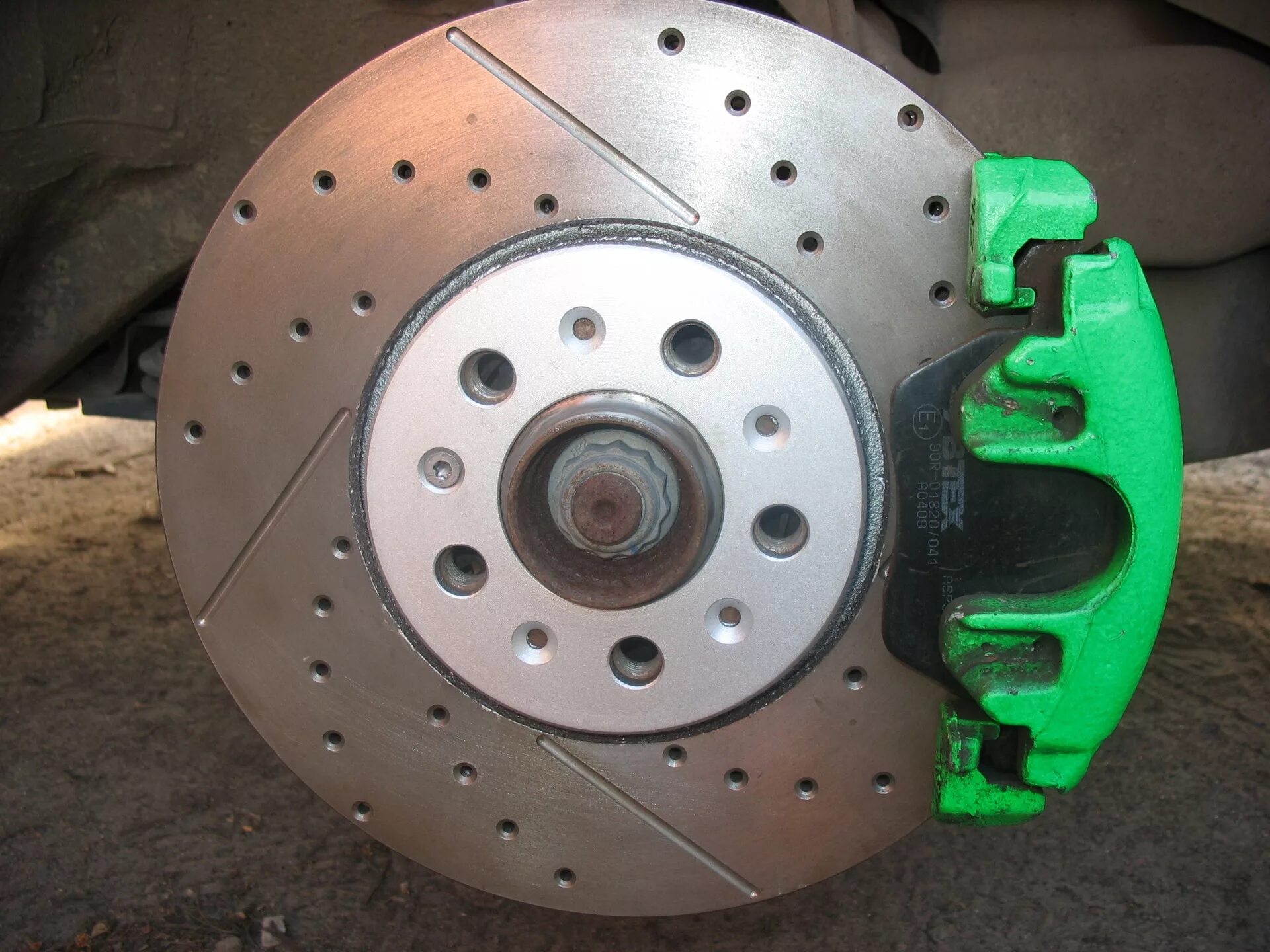 Установка виндовс 8. 8ми поршневые суппорта amg w220. Жесткий диск виндовс 10. Проставки на ступицу на паджеро 2. Двд диск виндовс 8.