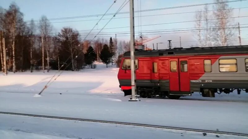 Электричка петрозаводск свирь. Эд9м в карелии. Петрозаводск поезда 2010. Свирь жд станция. Электричка петрозаводск свирь.