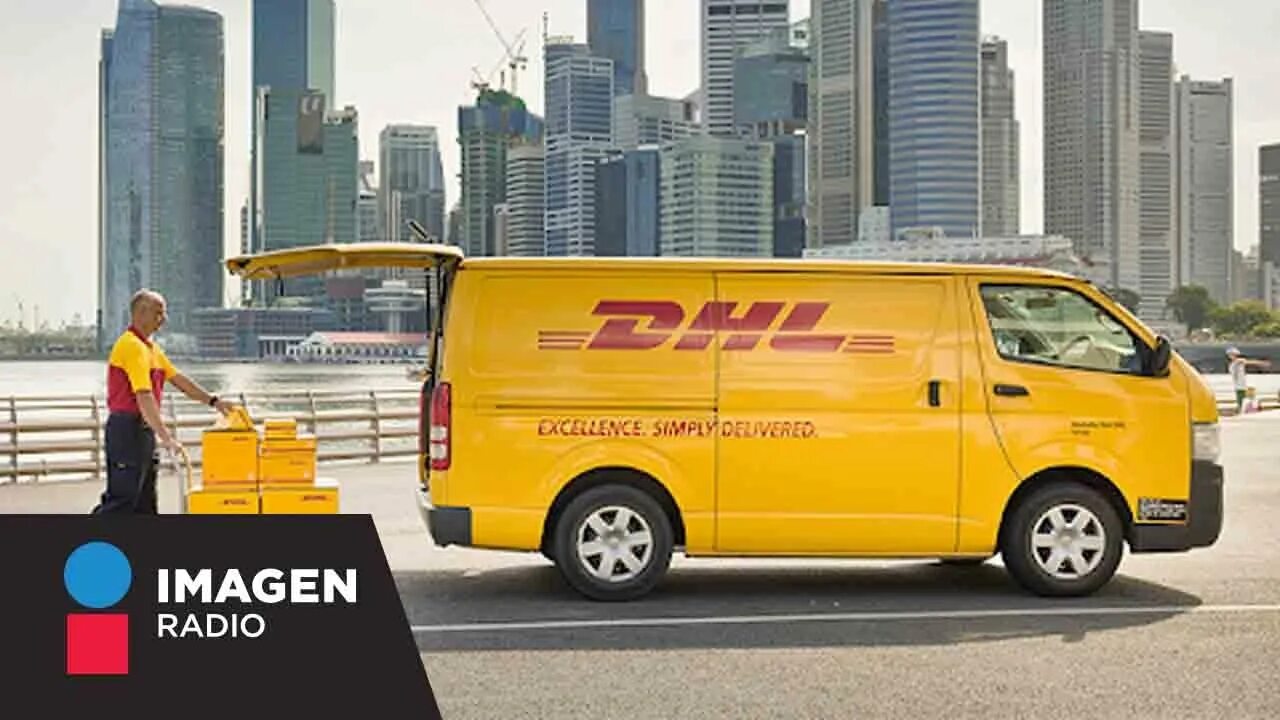 Посылки dhl. Dhl фото. Компания dhl. Dhl логотип. Dhl фото.