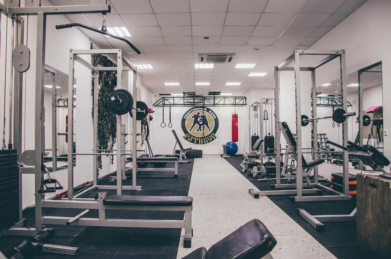 Тренажерные залы пермь. Спортивный центр скала сыктывкар. Фитнес центр олимпия пермь. Ленина 92 пермь. Олимпия пермь фитнес.