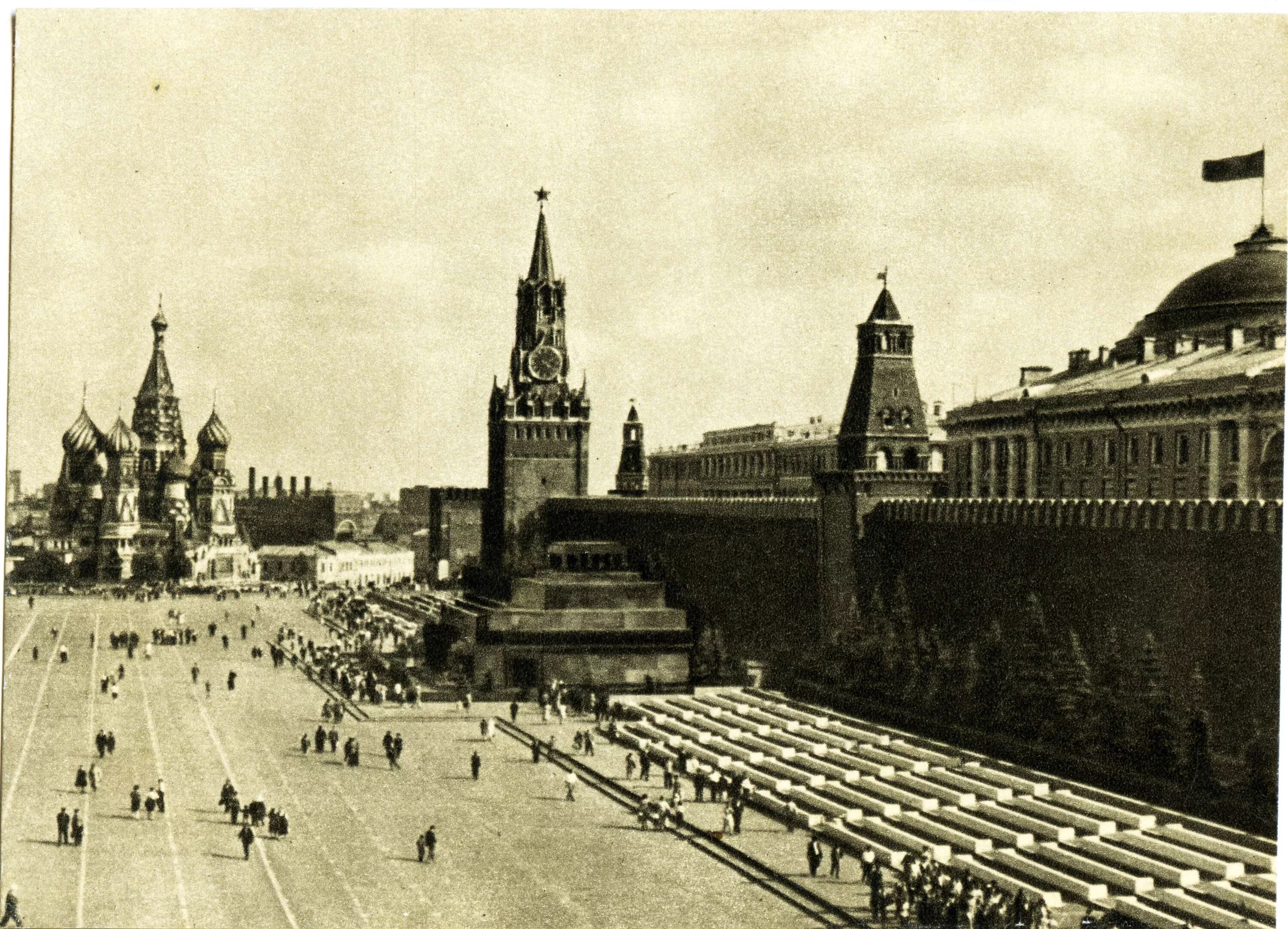 20 kremlin. Московский Кремль 20 век. Красная площадь Москва 1870. Красная площадь Москва в 1905 года. Красная площадь 20 век.