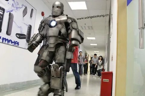 Первый костюм железного человека