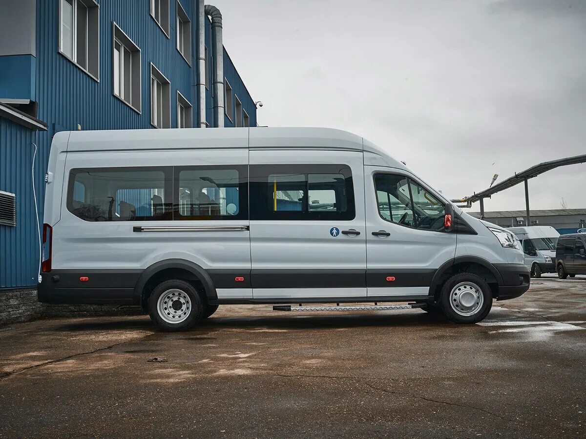 Купить автобус транзит. Ford Transit пассажирский. Ford Transit 2016 пассажирский. Форд Транзит пассажирский 17 мест. Форд Транзит пассажирский 19 мест.