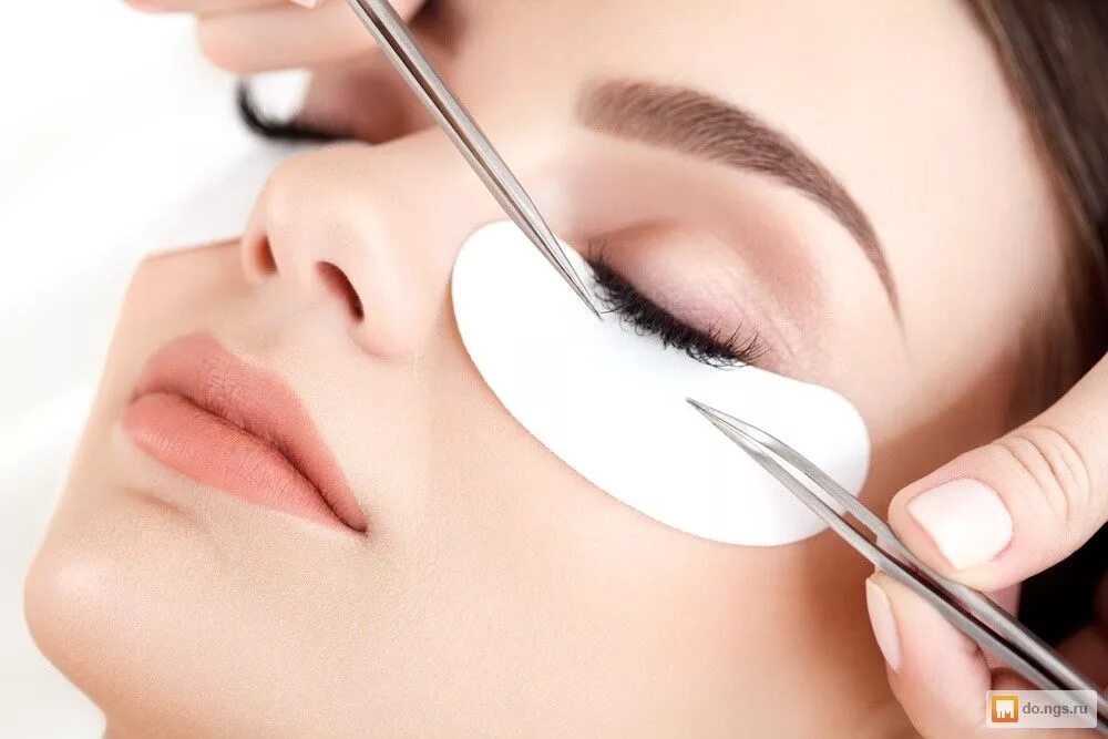 Наращивание нижних ресниц. Окрашивание ресниц краской. Lash care. Мастер наращивания ресниц. Ресницы для наращивания.