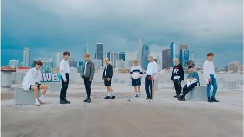 Stray kids la la la