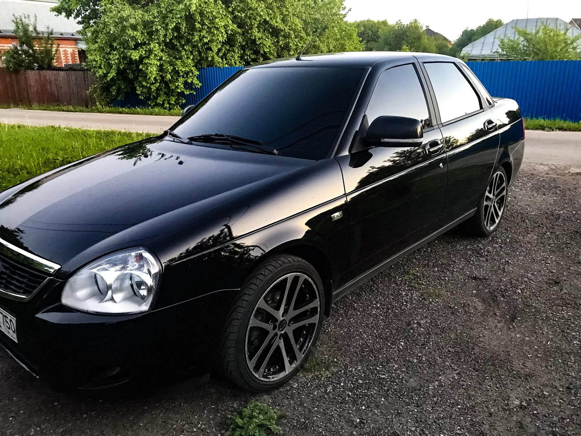 Красивые диски на приору. Приора хэтчбек р17. Лада приора. Приора камрики r16. Приора хэтчбек черная на литье r14.