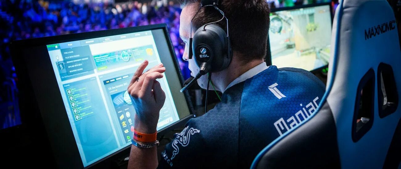 Топ 1 игра в киберспорте. Quest counter. Киберспортсмен. Про игроки кс го. Фиолетовые скины кс го.