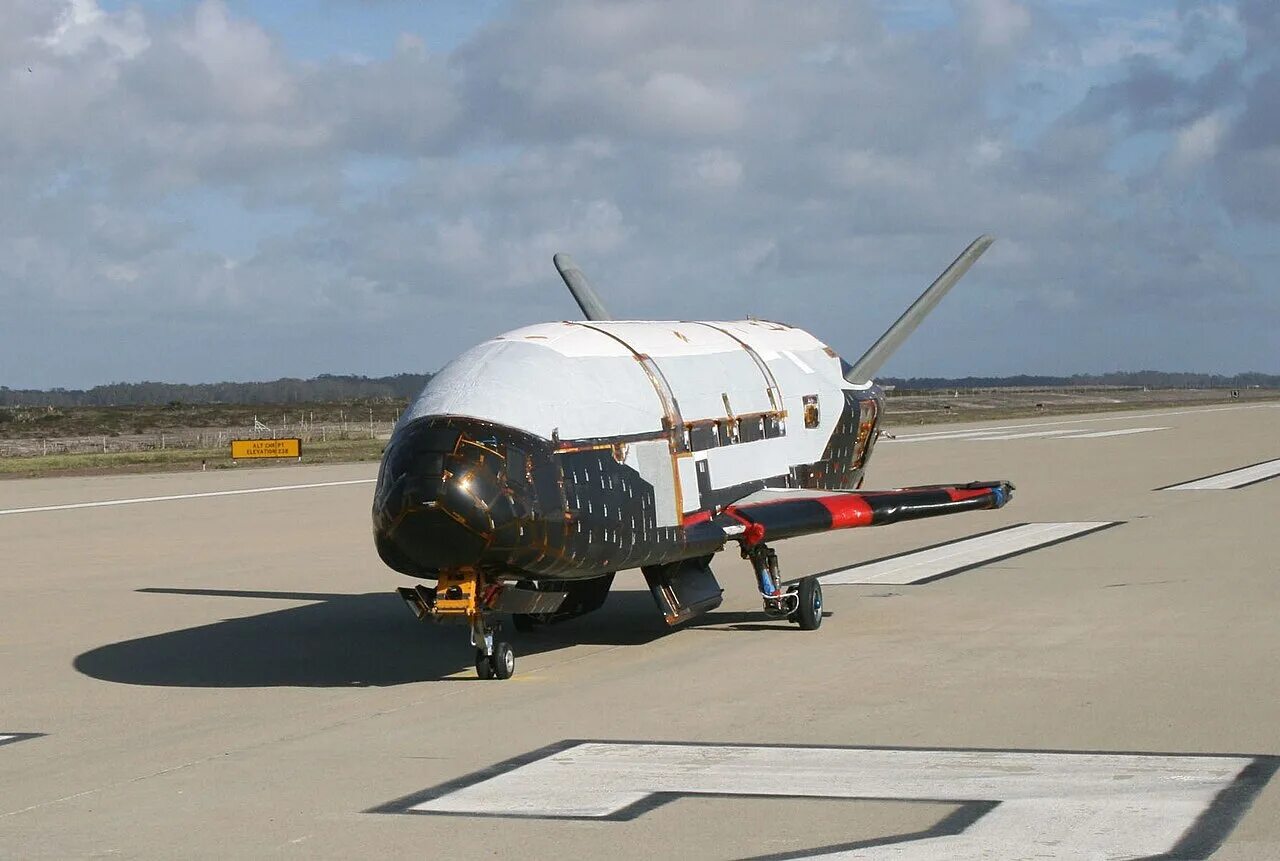 Х 37 0. X-37b. Орбитальный самолёт x-37b. Boeing x-37. Космоплан x-37b.