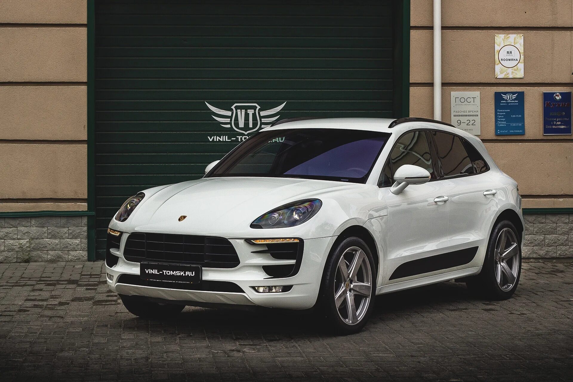 Porsche Macan белый. Порше Макан 2021 белый. Белый Porsche Macan 2021. Порше Макан белый 2022. Порше макан цена 2023