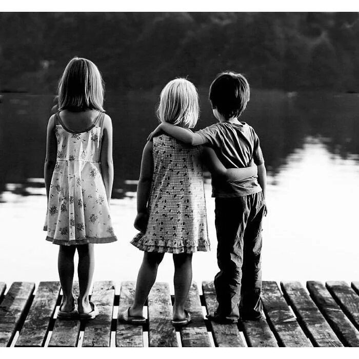 мальчик с девочкой дружил. конфликт между детьми. между друзьями в третьих. лучшие подруги. разнополая дружба.