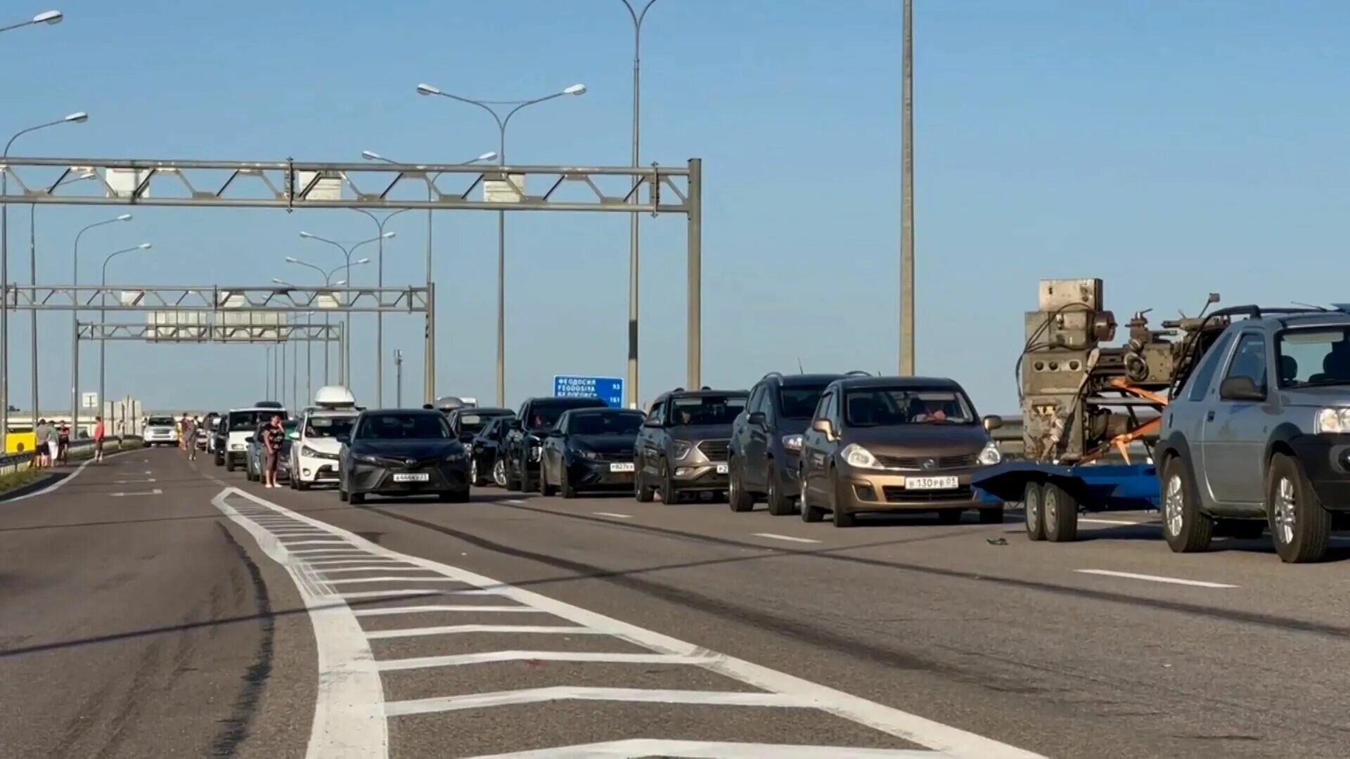 Движение поездов по крымскому мосту. Чп на крымском мосту 17 июля 2025. крымский мост автомобильный. крымский мост сейчас. машина на крымском мосту.