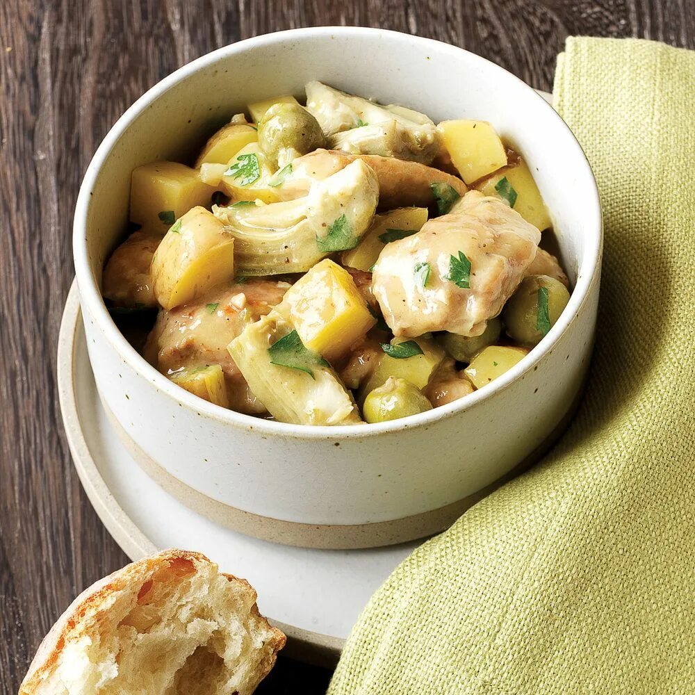 Куриное филе с картошкой в мультиварке рецепты. Курица с картошкой в мультиварке. тушёная картошка с курицей в мультиварке. потушить картошку с курицей в мультиварке. курица с картошкой в мультиварке редмонд.