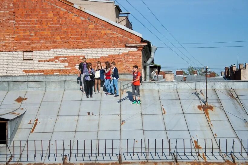 По крышам города стучит. Экскурсия по крышам Санкт-Петербурга. Прогулки по крышам. Экскурсия по крышам Питера. Крыши Петербурга экскурсии.