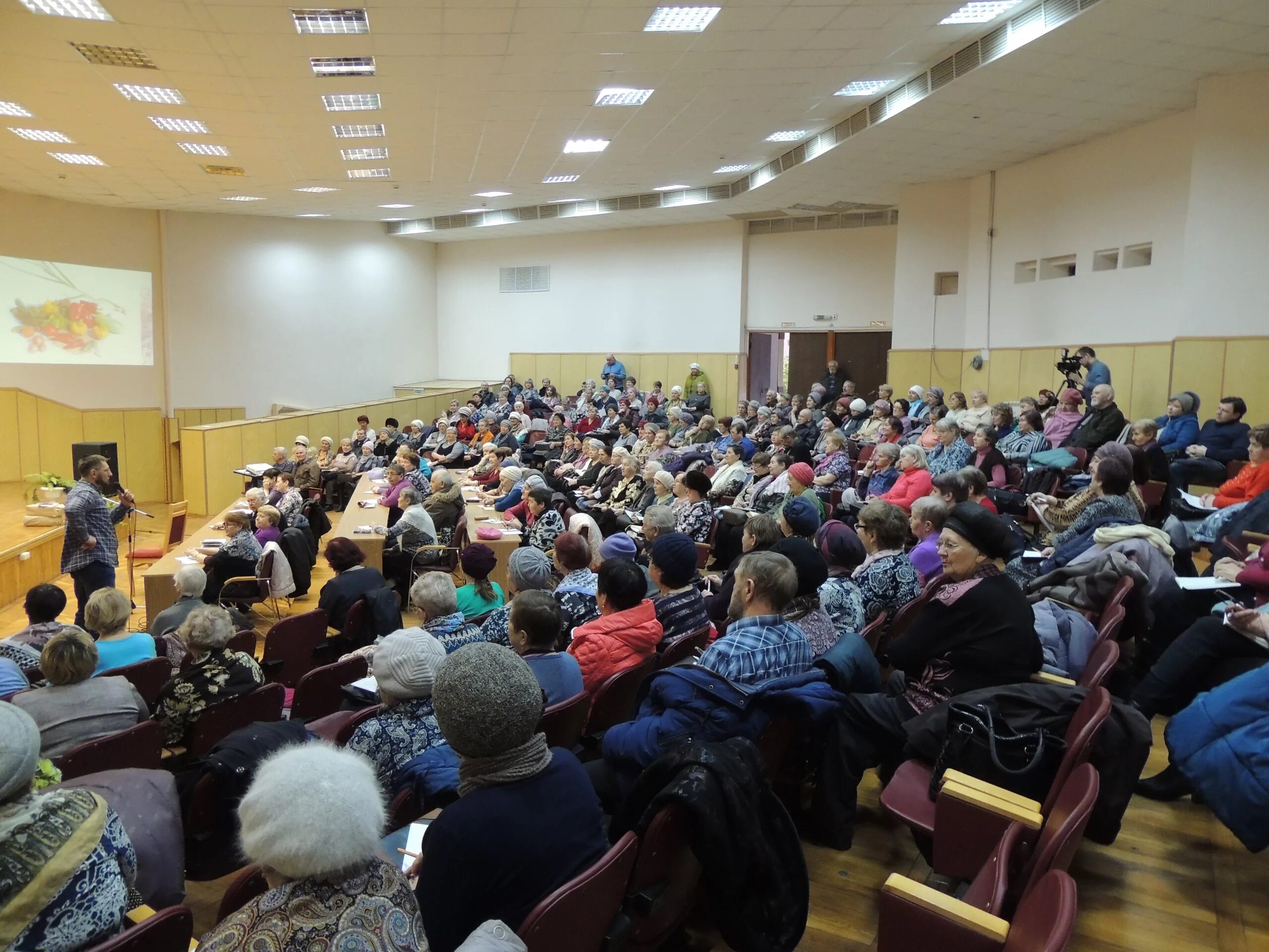 Вятские поляны кировская область. Из вятских полян алгаево. Площадь им шпагина г вятские поляны. Вятские поляны анс вятский сувенир. Новости вятские поляны.