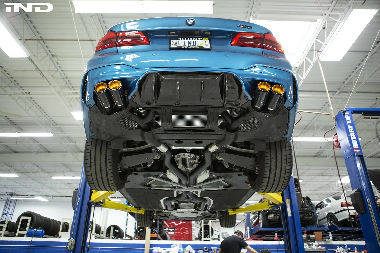 Выхлоп м5 ф90 звук. Днище бмв м5 ф90. днище м5 ф90. bmw m5 f90 cs днище.