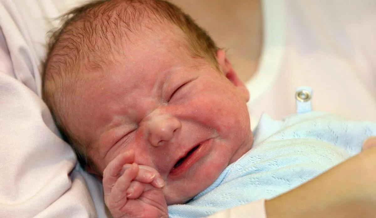Могут ли новорожденные болеть. Бленнорея у новорожденных. Конъюнктивит у новорожденных. Глаза новорожденного ребенка.