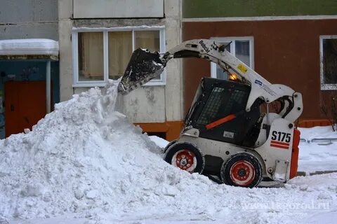 Мини погрузчик для уборки снега