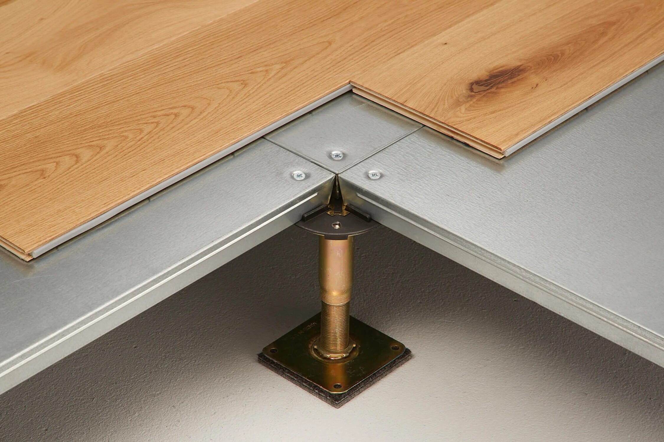 Raised floor. Raised floor examples photos.