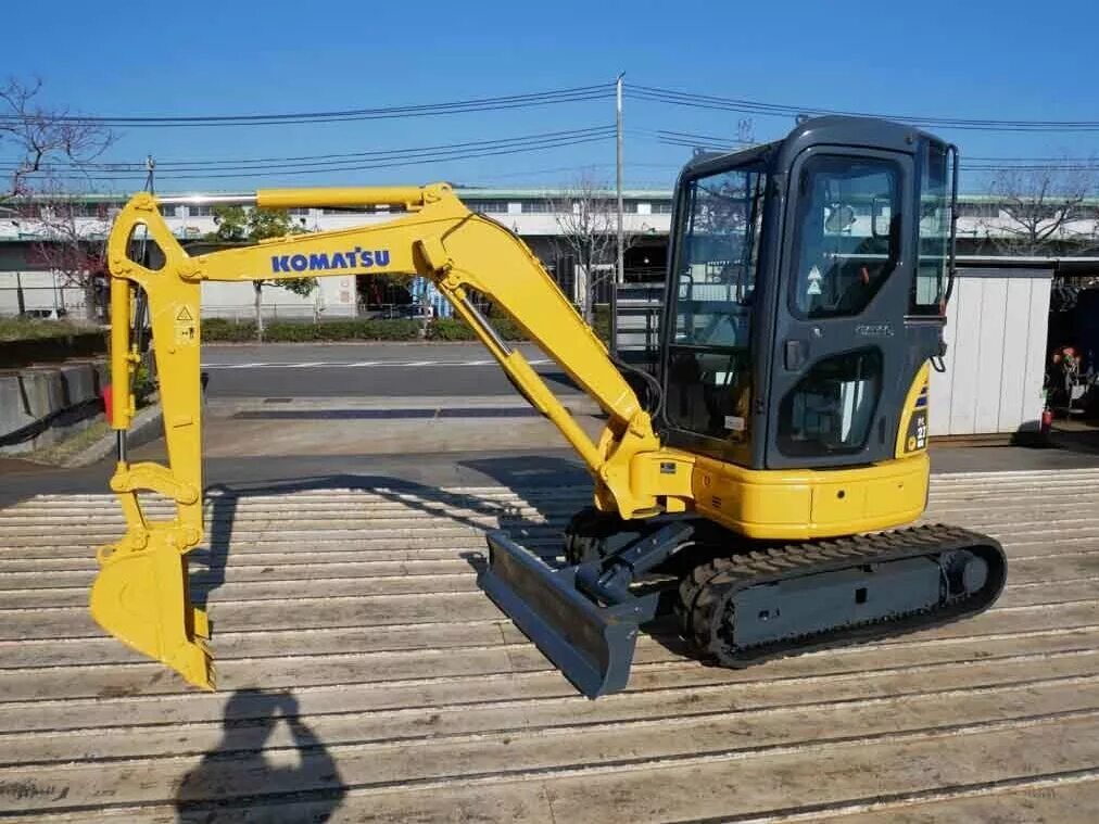 Купить экскаватор в приморском. Komatsu pc27r-. Komatsu PC 27. Мини-экскаватор Komatsu pc01-1. Мини экскаватор Коматсу 30.