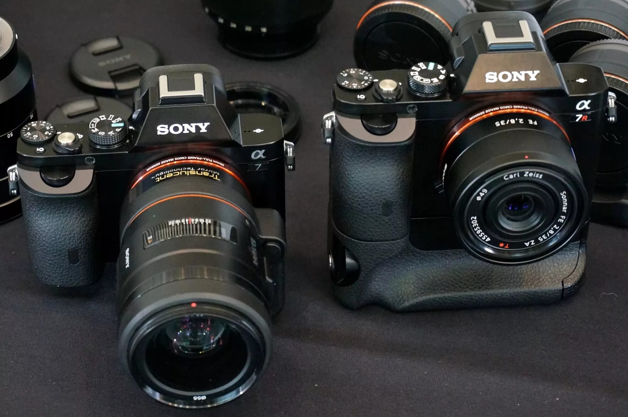 фотокамера nikon d5300. Nikon d3400. какой зеркальный лучше. разные виды фотоаппаратов. видоискатель зеркалки и беззеркалки.