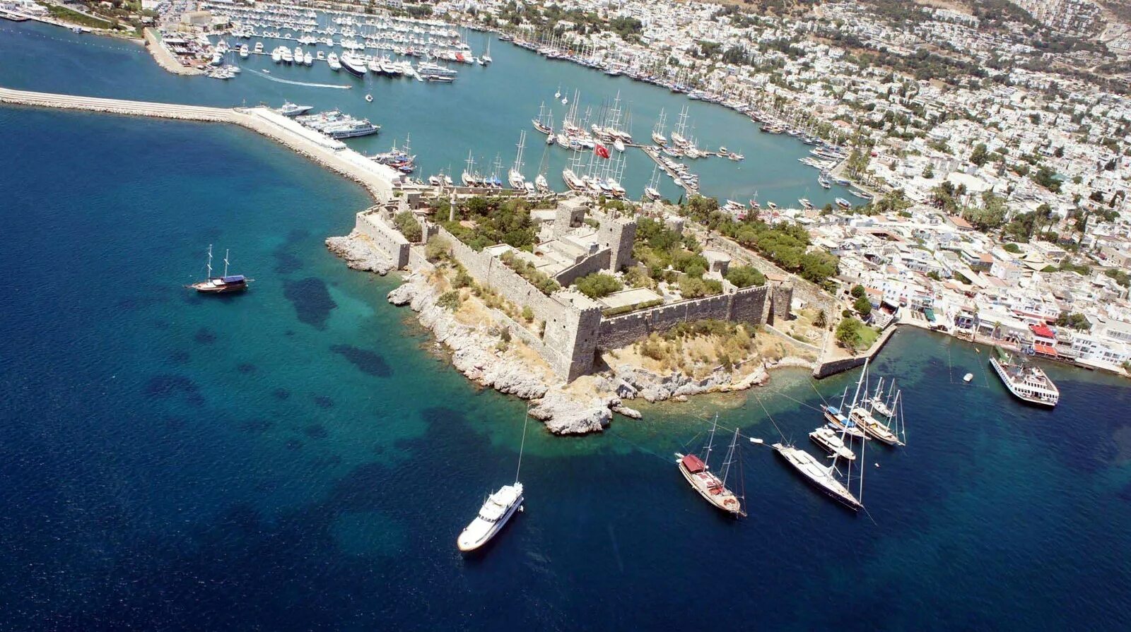 Бодрум центр турция. Турция город бодрум. османская верфь бодрум. karia port бодрум. бодрум анталья.