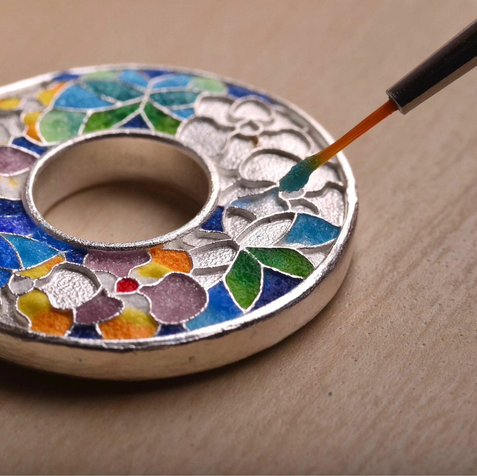 Техника перегородчатой эмали минанкари. Эмаль по металлу hammer enamel z1 бронза. Эмаль эксперт по ржавчине 3в1 ral 5005 синяя полуматовая 1,8кг. Техника эмали по металлу 7. Эмаль металлическая поверхность.