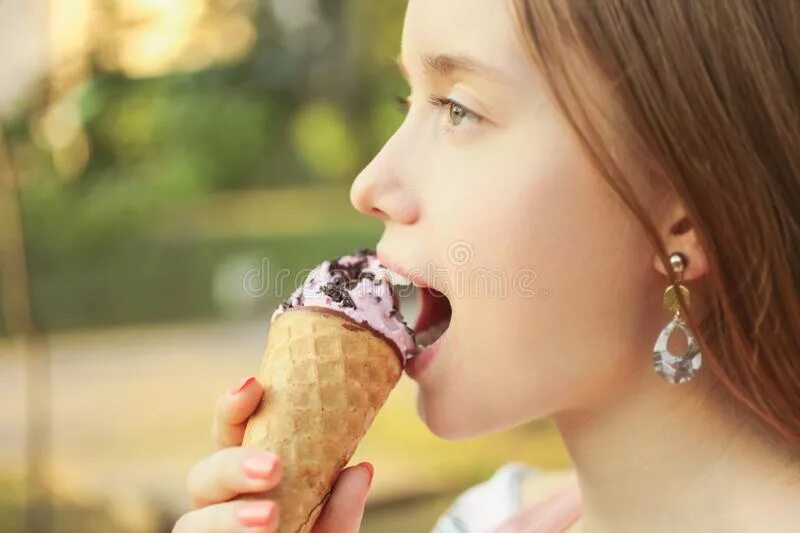 I eat ice cream every day. I eat ice cream every day