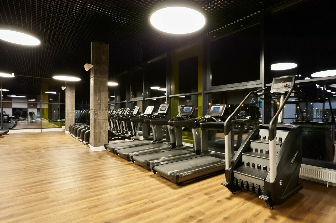 Фитнес альбатрос калининград. Альбатрос на чекистов калининград. Гайдара 136 калининград альбатрос. Альбатрос на московском проспекте калининград. Фитнес альбатрос калининград.