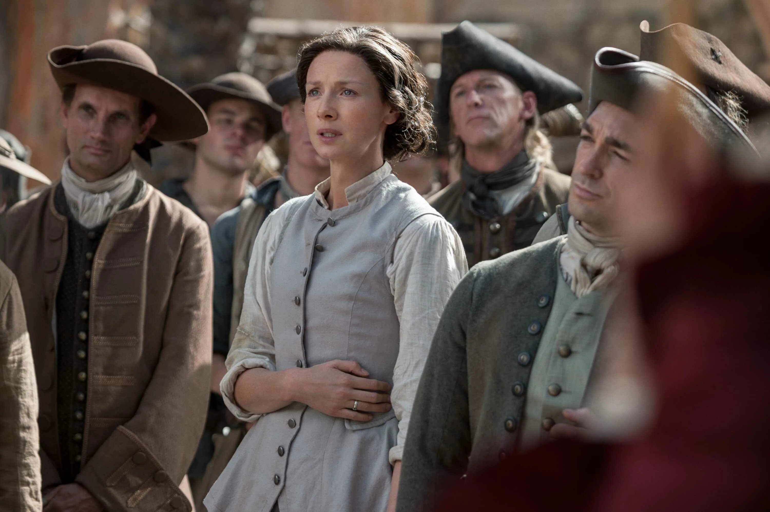 Чужестранка сериал 2014. Чужестранка / outlander (2014). Чужестранка дата выхода серий 8. Брианна рэндалл чужестранка. Outlander season 6.