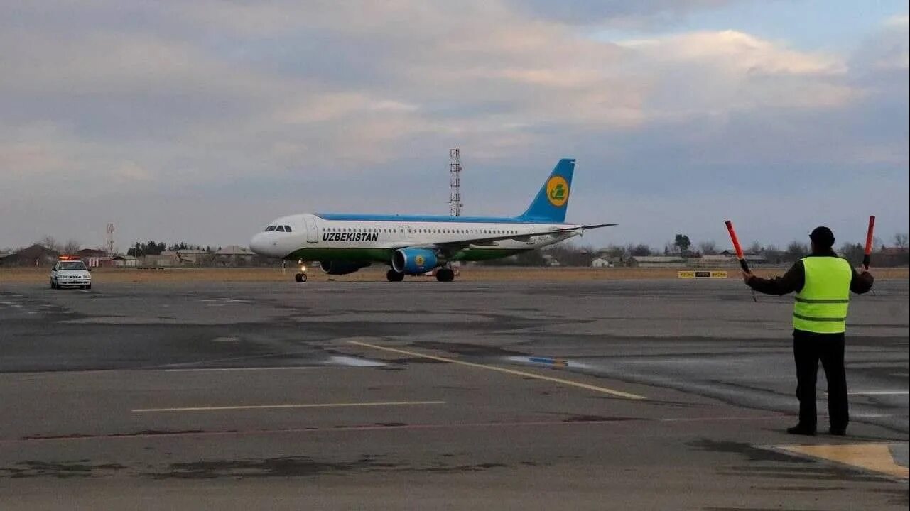 Аэропорт Самарканд. Uzbekistan Airways Самарканд. Самарканд аэропорт 2021. Узбекистан Самаркандский аэропорт. Авиарейс самарканд