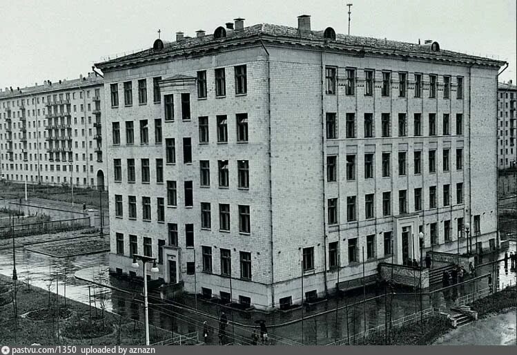 Школа ломоносовский проспект. Школа 118 москва ломоносовский проспект 13. Школа 118 москва ломоносовский проспект. Школа 1 москва ломоносовский проспект 21. Ломоносовский проспект 13 школа.