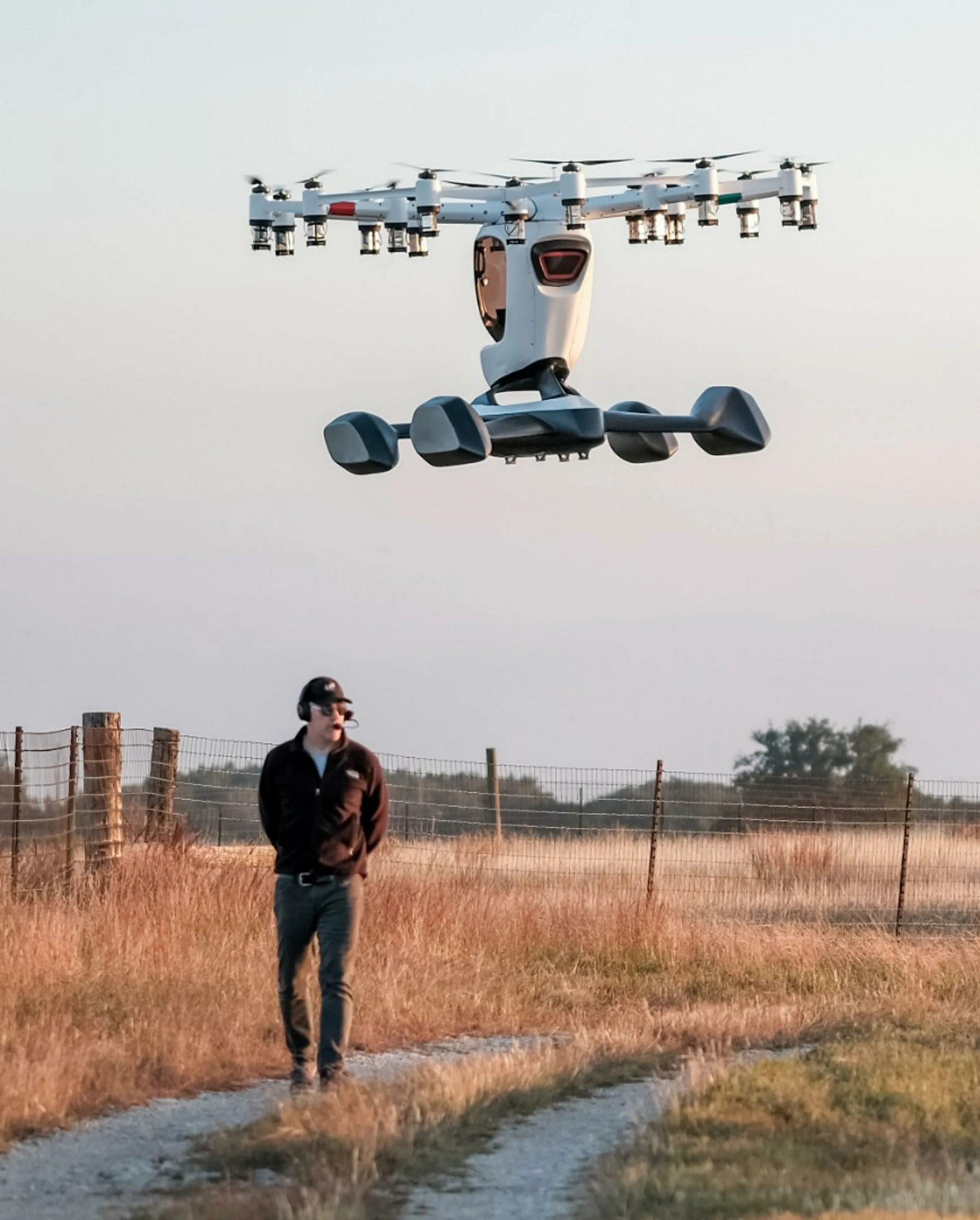 Бпла баба яга. Что летает в небе. Ан-2 фото самолёта. Квадрокоптер самолет беспилотник. Самолеты которые летают низко.