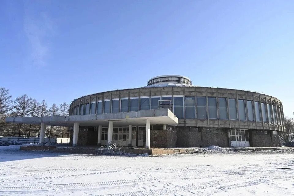 Красноярский цирк сейчас. Реконструкция цирка в красноярске. Реконструкция красноярского цирка. Цирк красноярск 2024 возле июня. Красноярский государственный цирк красноярск.
