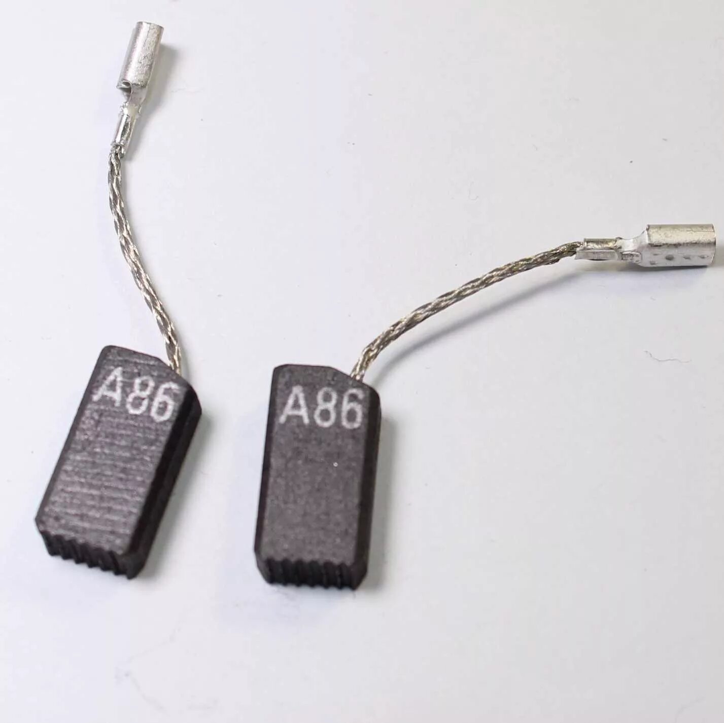 угольная щетка 5х10х16 для bosch gws 14-125c/150c (а-77) (2 шт). щетки на бош gws 230 vh. щетки угольные на ушм бош 125. щетки gws 11-125 ci. щетка электрографитовая eg319p.