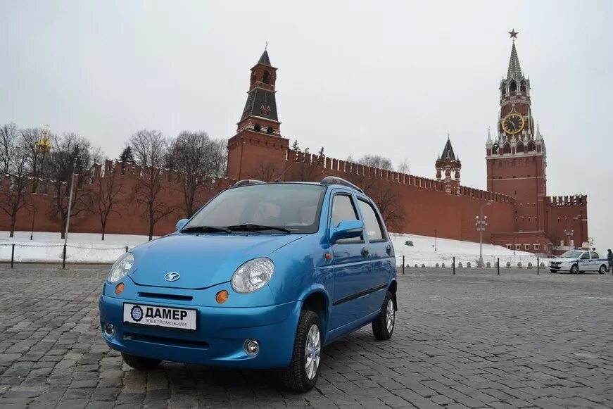 Е карс. Электромобиль e-car gd04b. Китайский e-car gd04b.. Электромобили на красной площади. E car gd04b электромобиль 2022.